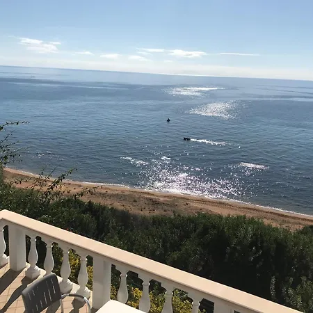 לינה וארוחת בוקר Casa Elvira 4*