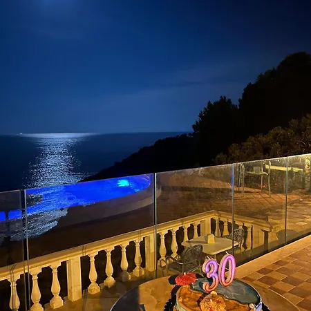 Bed and breakfast Casa Elvira 4*