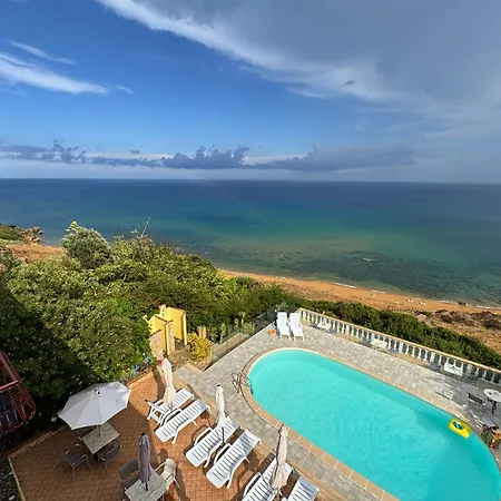 לינה וארוחת בוקר Casa Elvira 4*