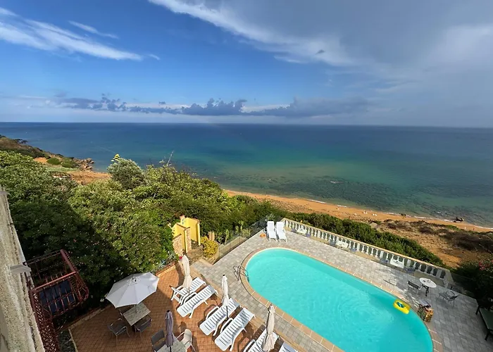 לינה וארוחת בוקר Casa Elvira 4*