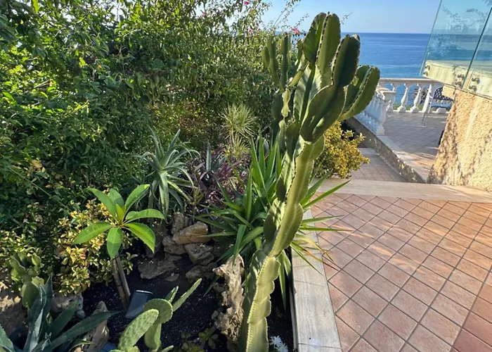 לינה וארוחת בוקר Casa Elvira