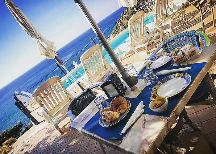 לינה וארוחת בוקר Casa Elvira