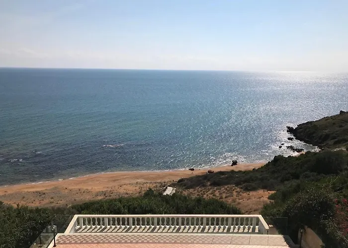 לינה וארוחת בוקר Casa Elvira